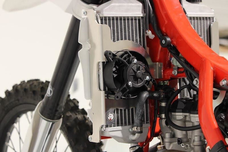 Osłona chłodnicy AXP aluminium BETA ax1556 Osłona chłodnicy AXP aluminium BETA ax1556