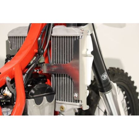 Osłona chłodnicy AXP aluminium BETA ax1556