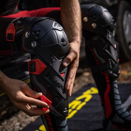 Nakolanniki ACERBIS impact evo 3.0 black- red